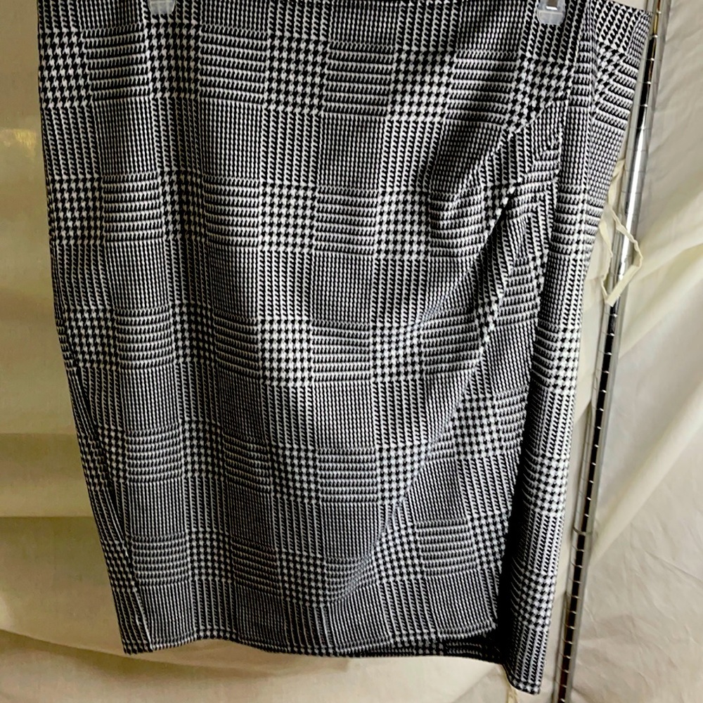 Houndstooth Lined Skirt with cross front